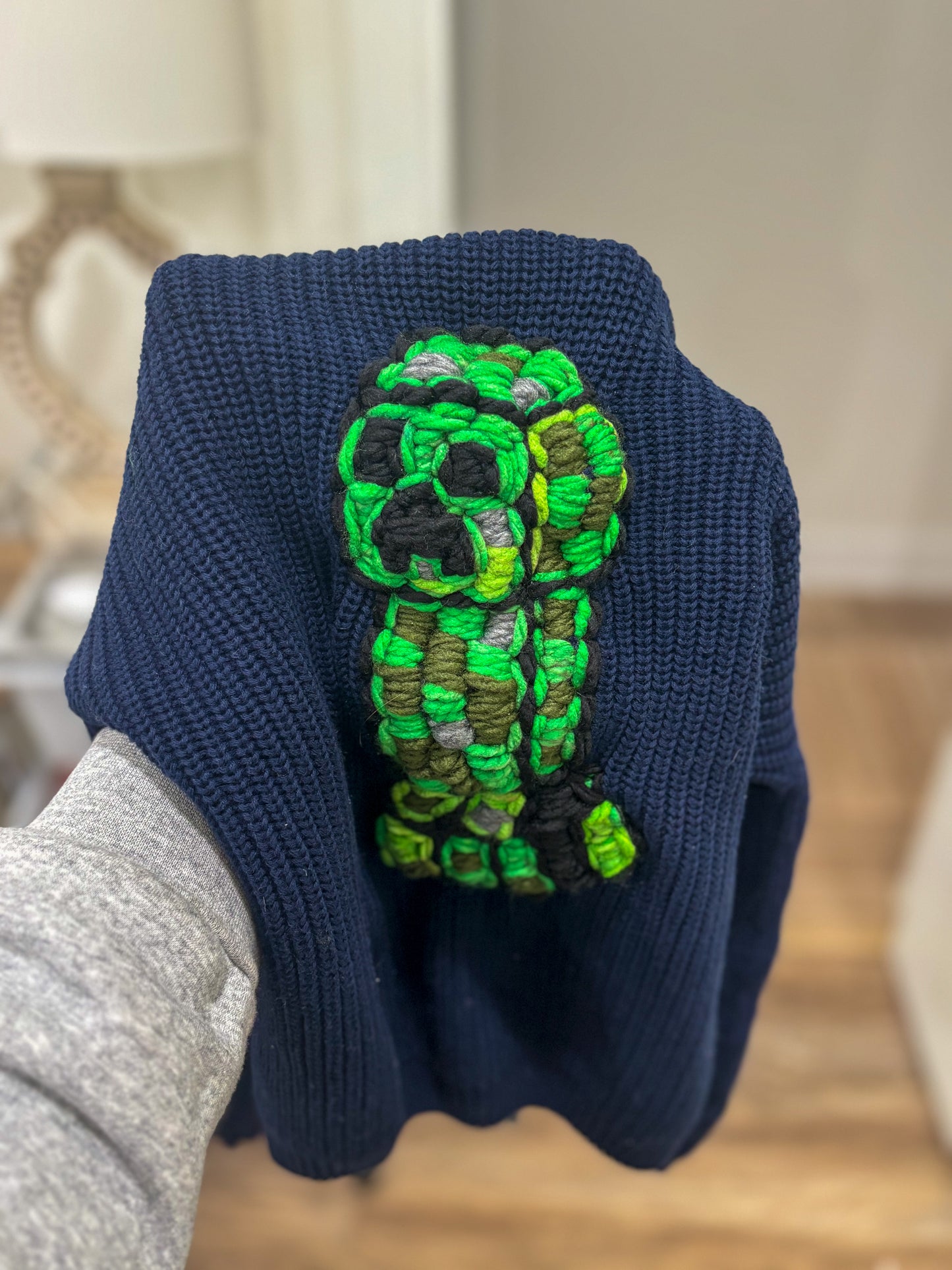 Minecraft Creeper sweater on navy 💚🧱