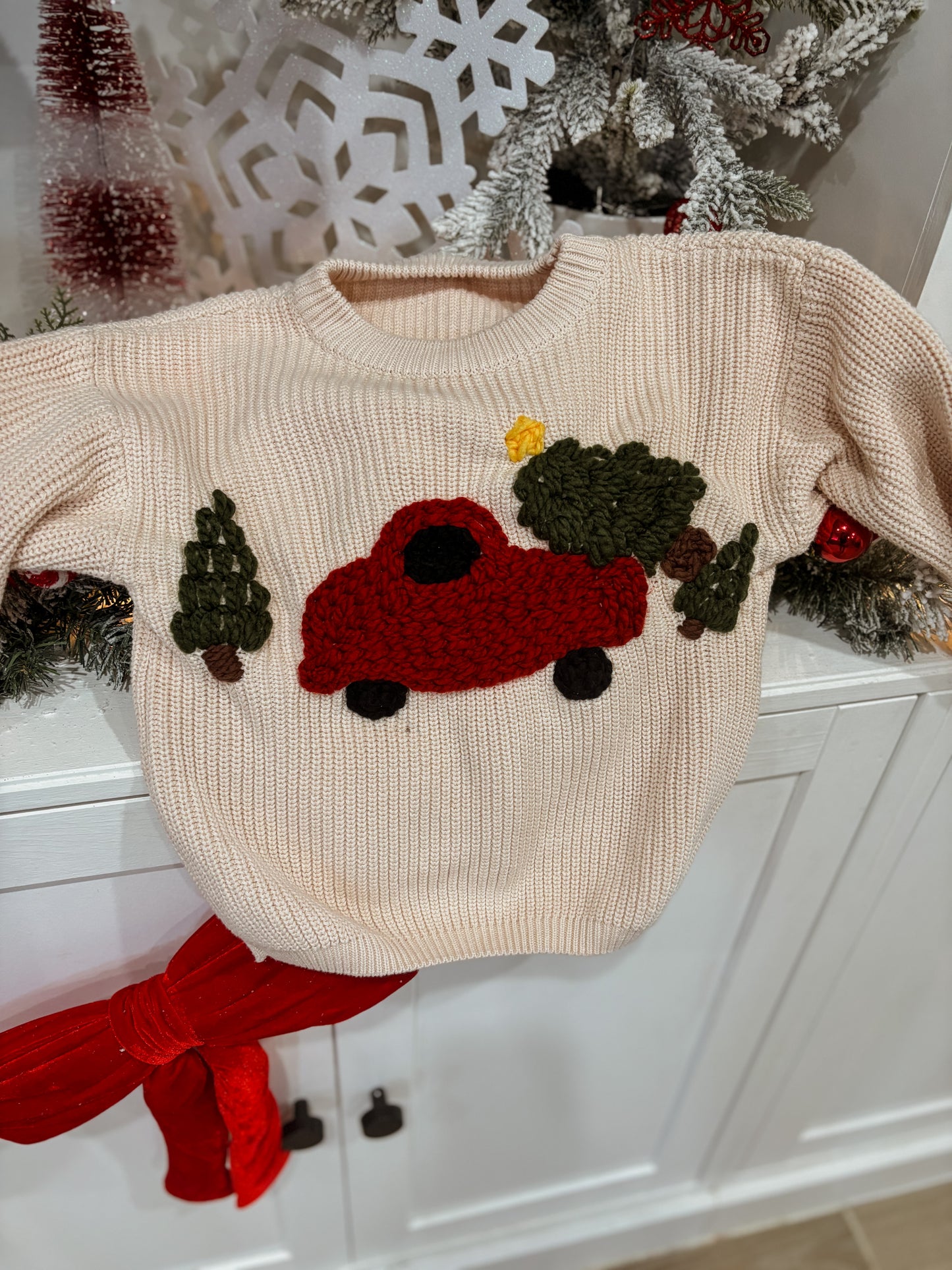 🛻 Christmas truck with trees sweater: