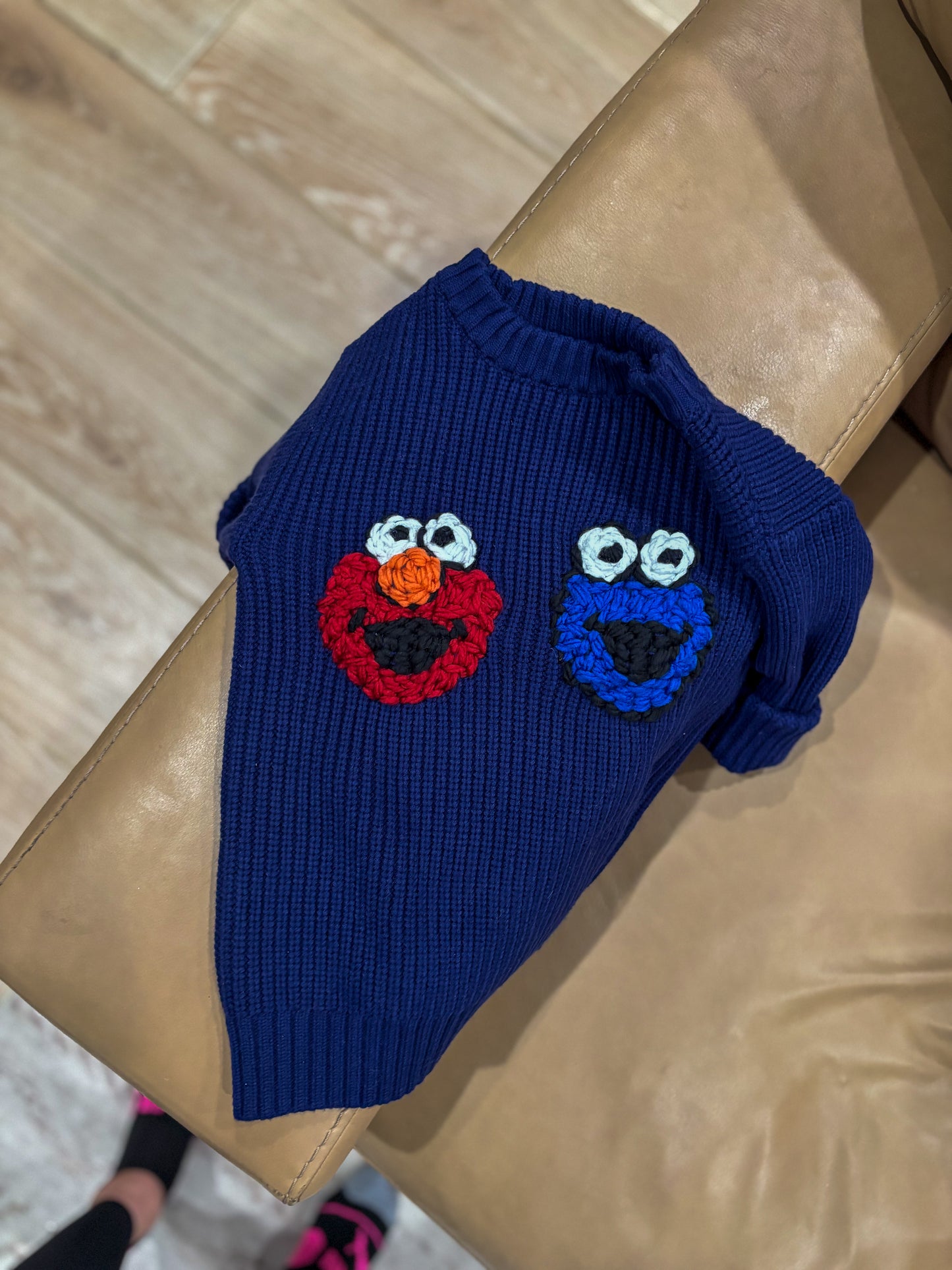 💙🍪
Elmo & Cookie Monster Navy Sweater