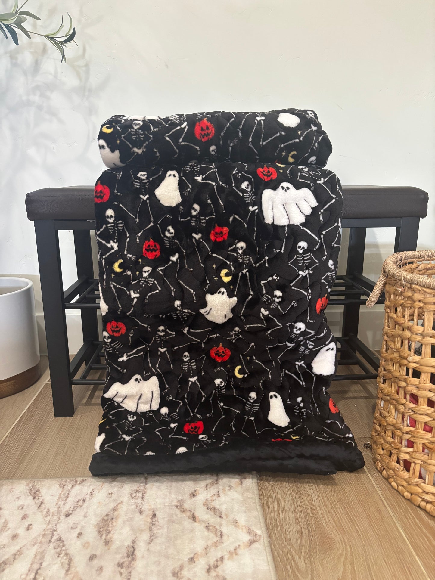 👻🎃 Spooky Season Minky Blanket 💀🖤
