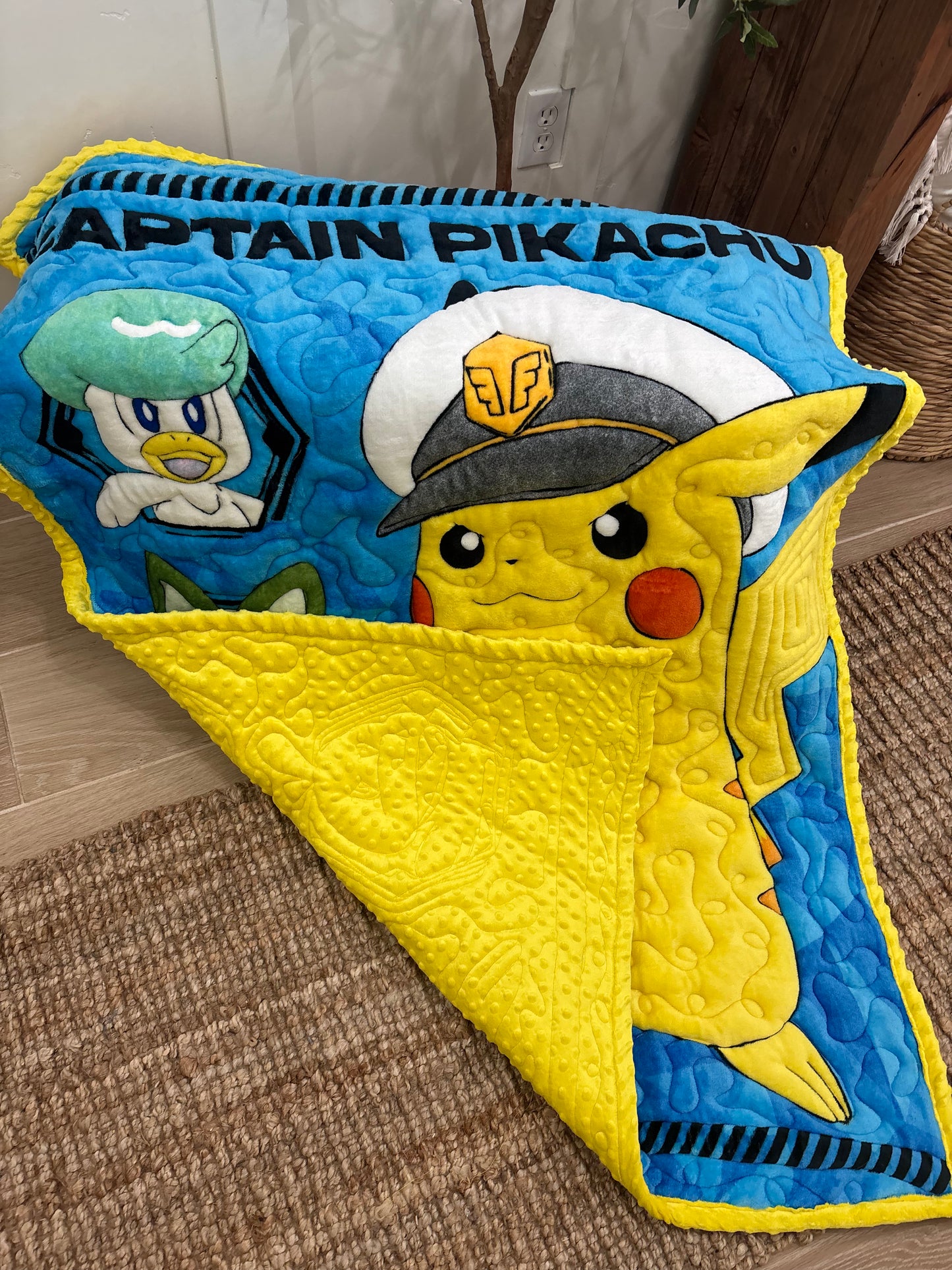 ⚡️💛
Pikachu Minky Blanket
